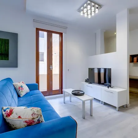 Stylish 2br Apart, Steps Away From The