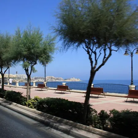 Stylish 2br Apart, Steps Away From The Sliema